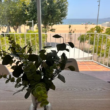 Voramar Palamos, Desconnexio A Primera Linia *